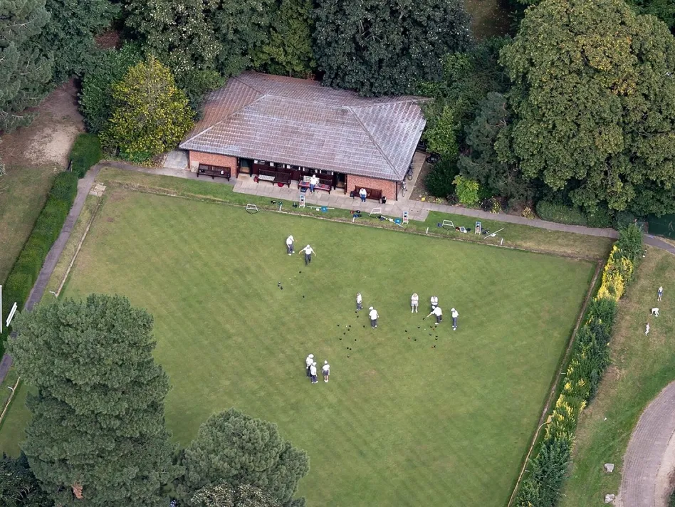 Bowling green, lawn bowls, sport, old people