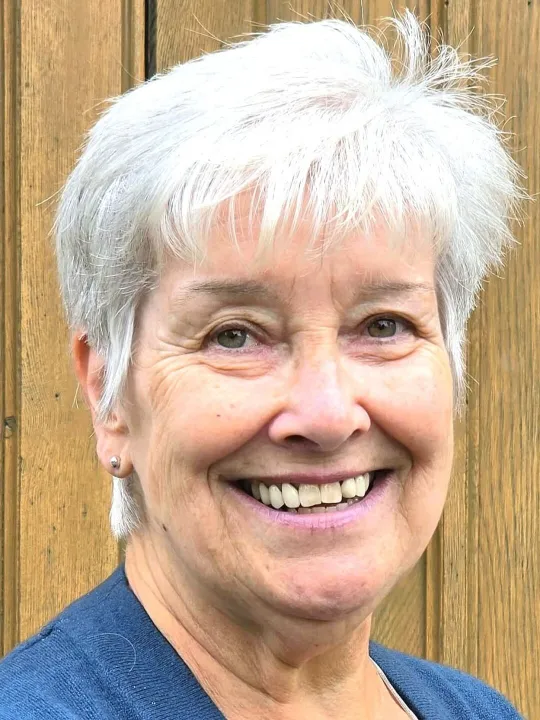15 Carole Stokes, Steward