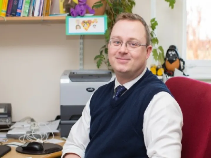 Dr Mark Howcutt