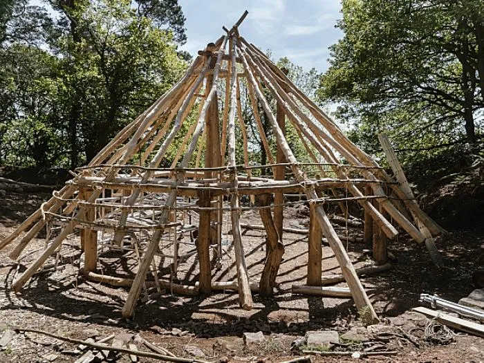 Beeston-Castle-Round-House-06253-1
