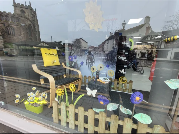 PAU Spring window