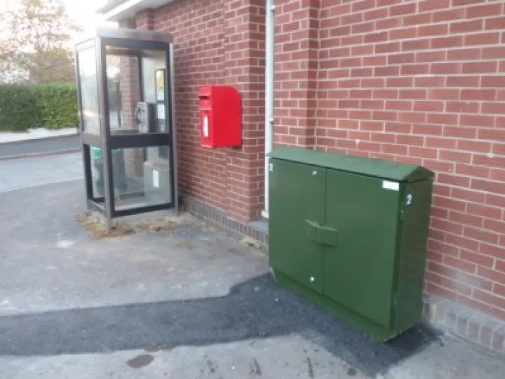 Roadside cabinet