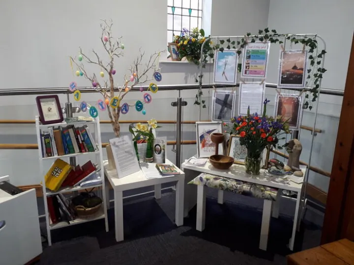 Hr – Prayer Corner