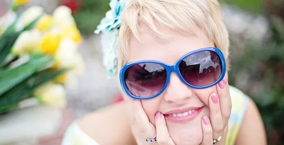 Woman, blonde, sunglasses