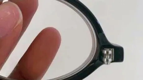 Broken hinge on eyewear