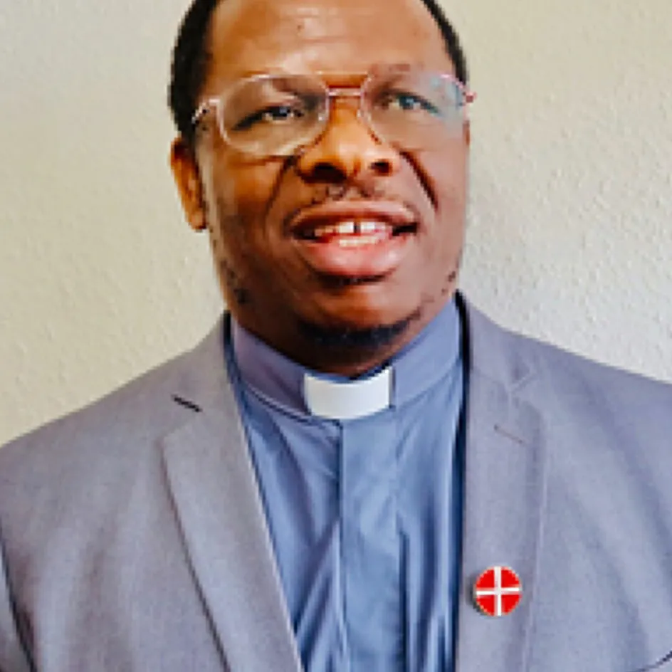 Rev CLiff Shanganya