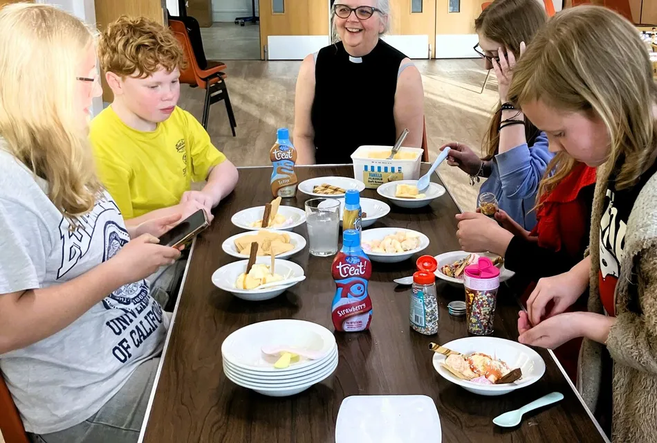 2025 04 &ndash; Icecream With Rev Rachel Bending