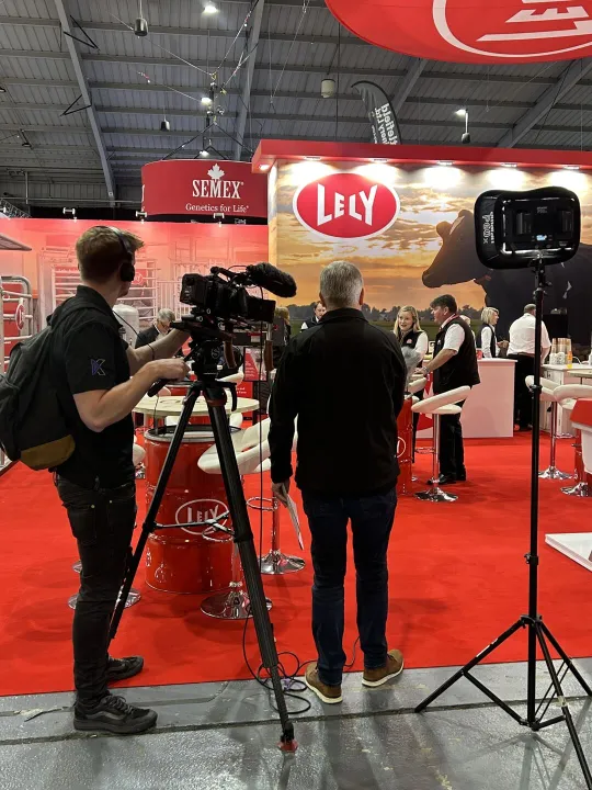 UK DD 25 Filming