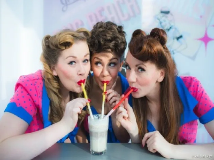 The Glamophones