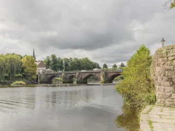 Chester City Walls &ndash; The Groves