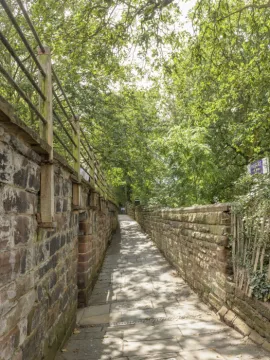 Chester City Walls &ndash; Cathedral