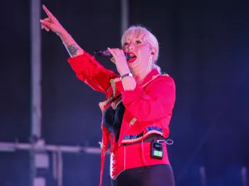 Vicky Kaylor From 39 calling Planet Earth 39 Sings