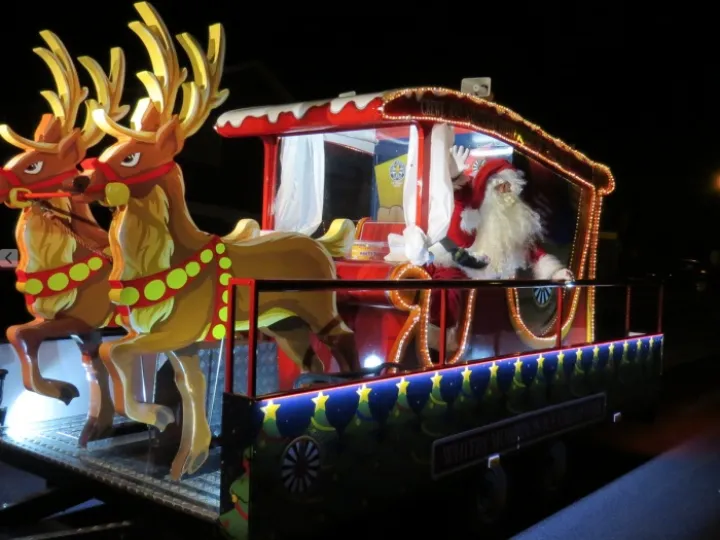 Santa Touring Audlem 2015