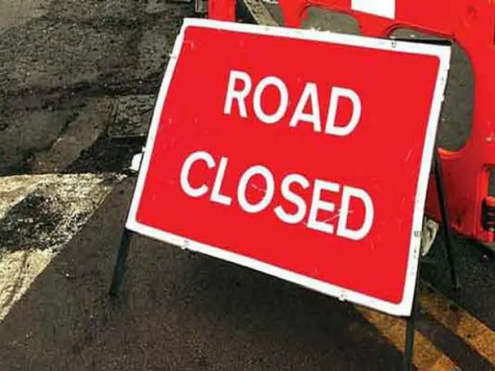 Roadworks_Road Closed Sign 01