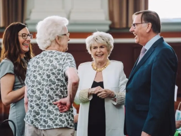 Gloria (101 Ways) LQ  10