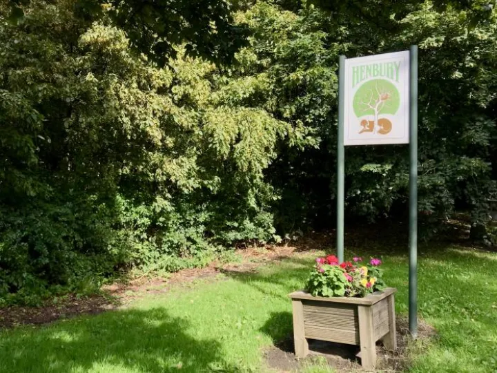 HenburySign