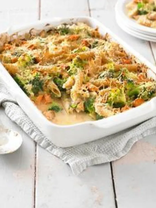 Salmon-and-Broccoli-Pasta-Gratin