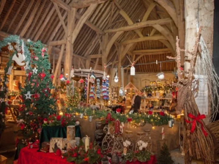 Tythe Barn at Christmas 02