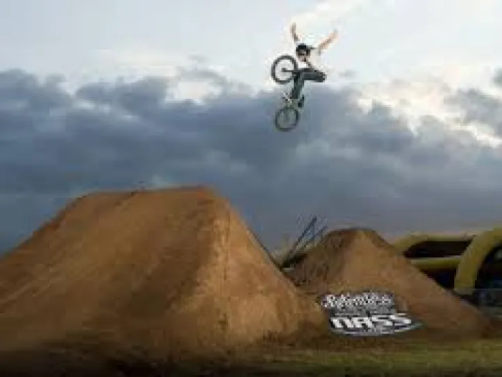 Relentless festival dirt jumps