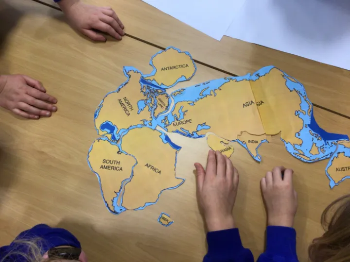 6BCFEE45-4552-4546-964E-DD090333018E