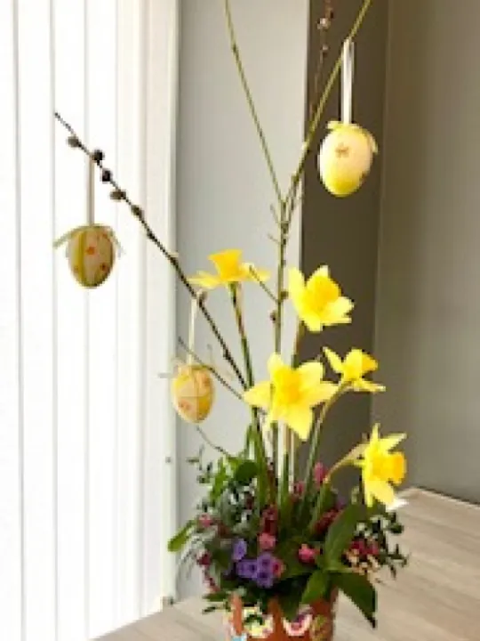 floral display easter tree