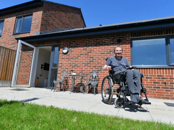 Fron Cover Option Habinteg Tenant Ian Wheaton, Ray