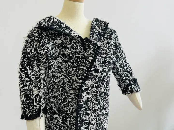 Basic loom woven bog coar