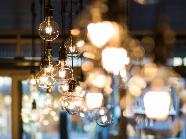 Shallow Focus Photograph of Pendant Lamp