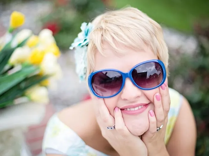 Woman, blonde, sunglasses