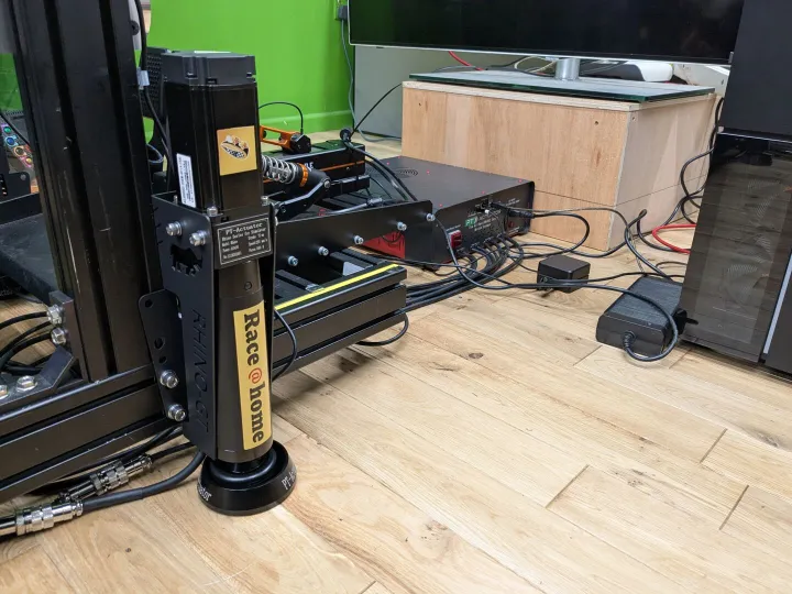 A close-up of a Rhino GT actuator kit set-up