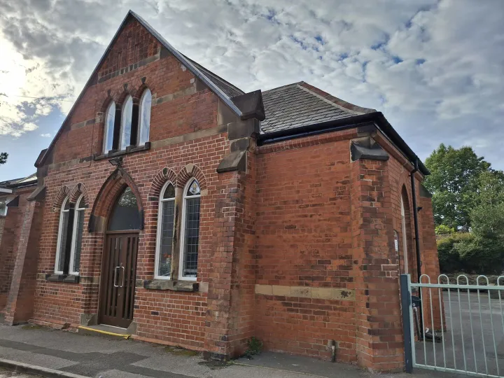 Storrs Road exterior church entrance