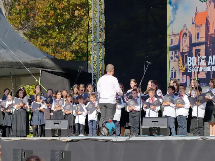 People, choir, sing, show, event, holiday