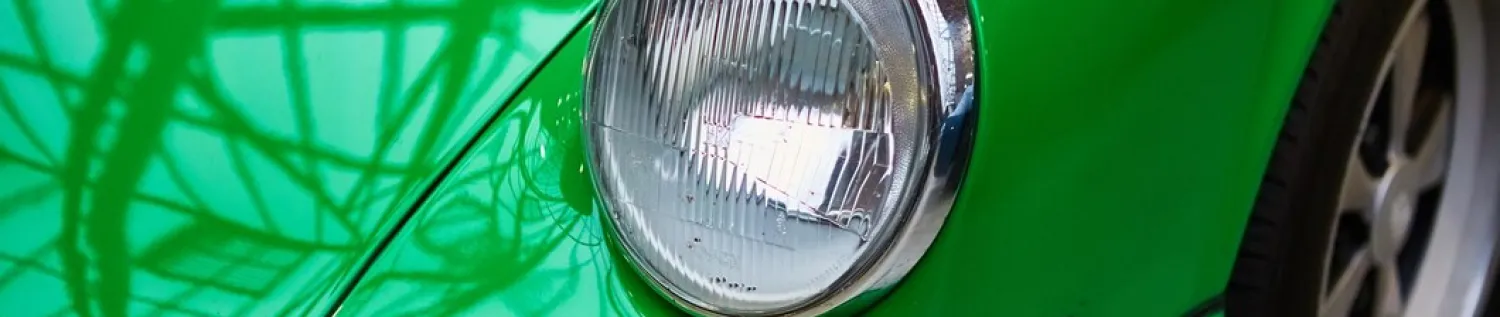 detail-classic-car-closeup-headlight_355018-237
