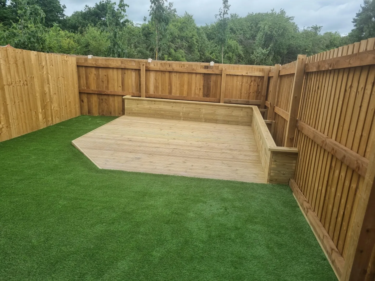 Backyard decking for family gatherings