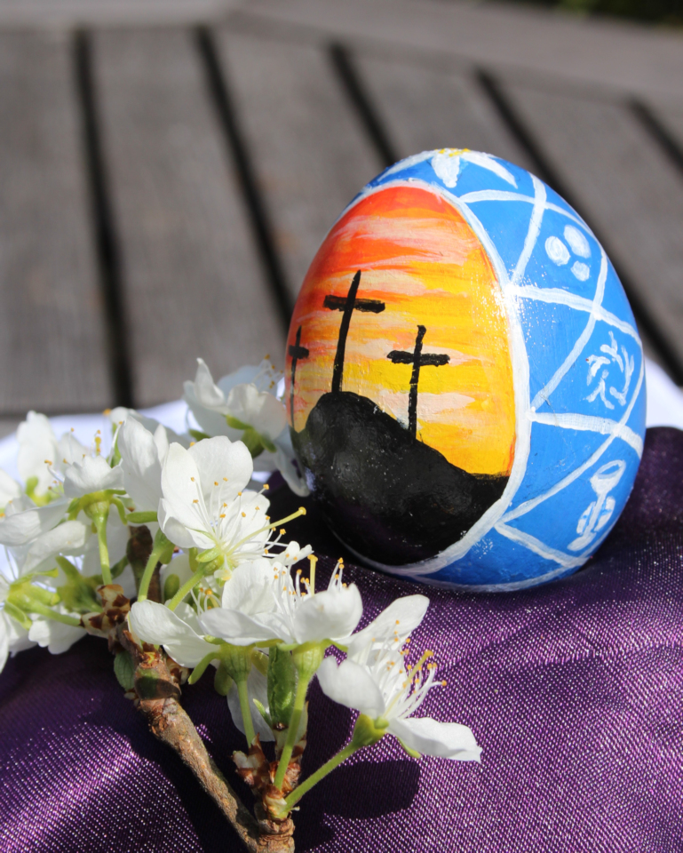 Jos_Easter E Cross