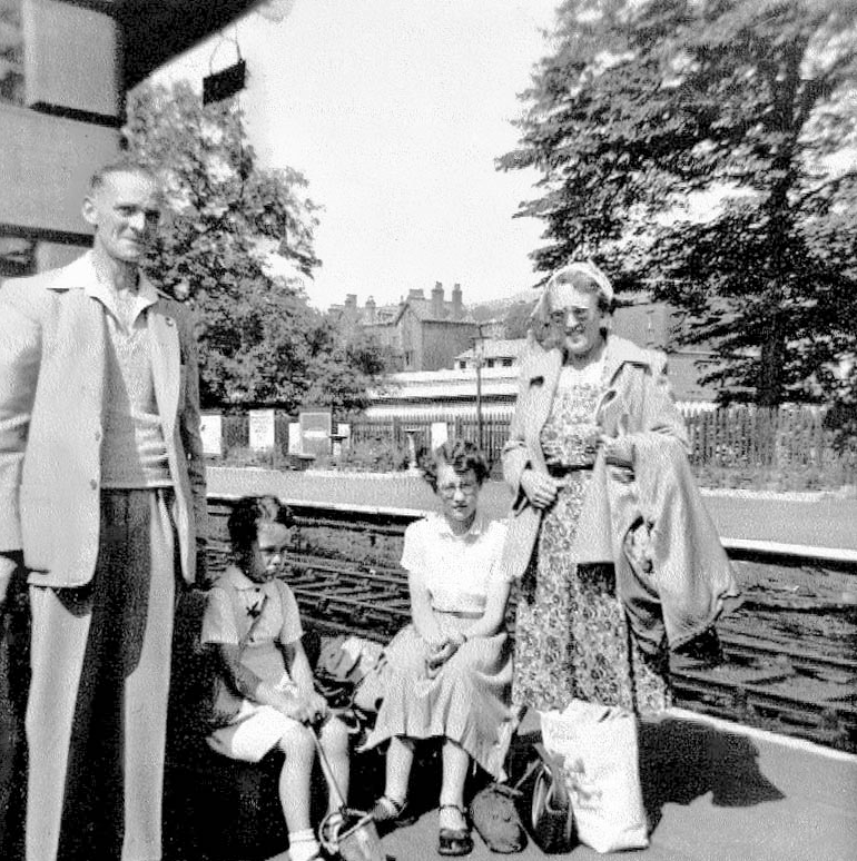 Short 17 Family photo