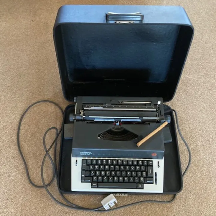 Portable Electronic Typewriter – Items for sale