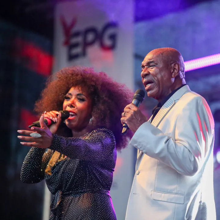 Roy G Hemmings With a Backing Singer