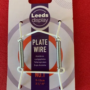 Set of 5 plate wires brand new – Items free to a good home!