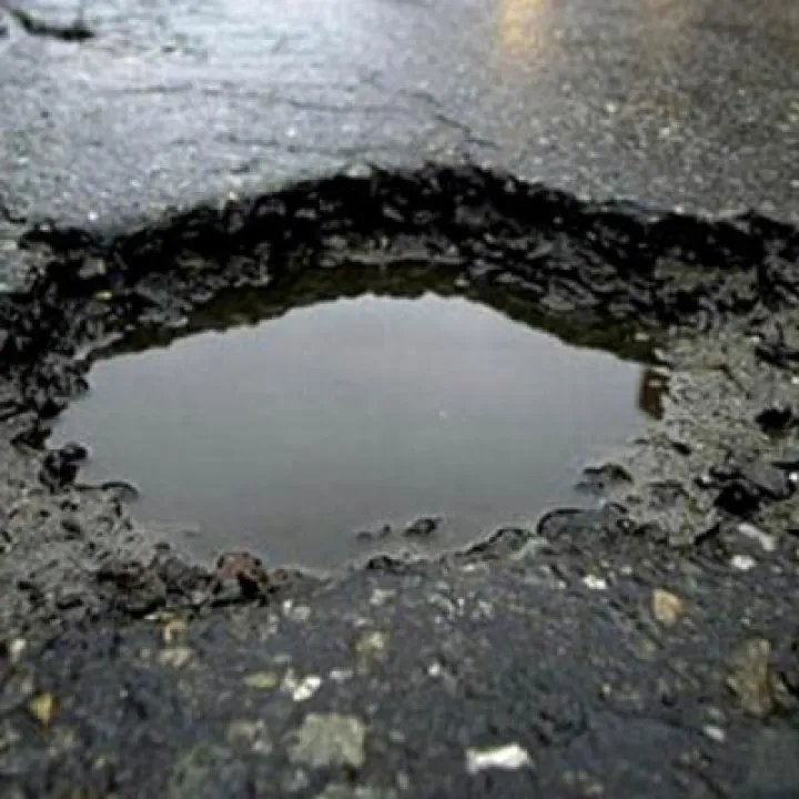 pothole-3-M148351