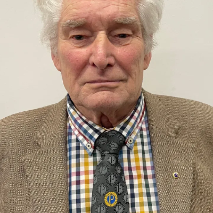 Gordon Davies