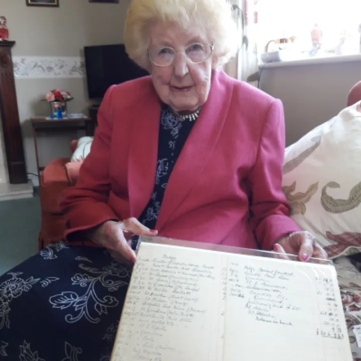 DORIS ROBERTS SHARES HER KNOWLEDGE OF KINNERTON CHAPELS HISTORY