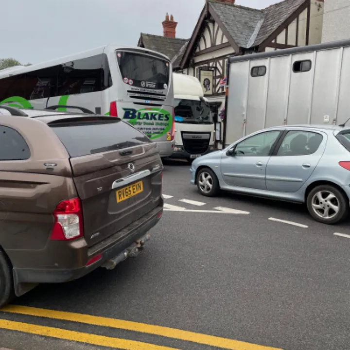 Village transport Chaos