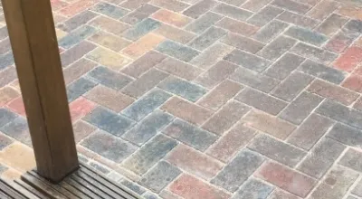 Surfacing block patio paving