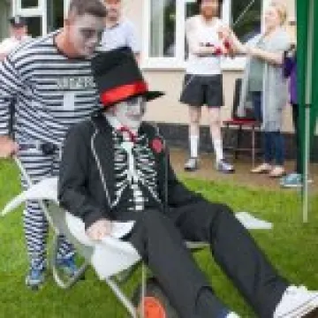 Wheelbarrow Race 01