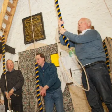 Queen's 90th Birthday Peal 04