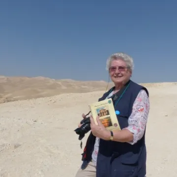 Eliz in desert