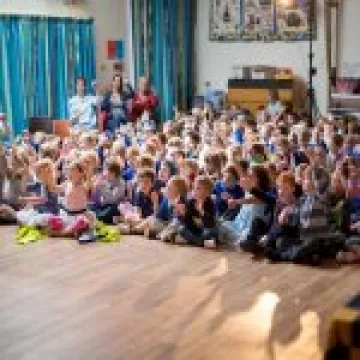 Haddenham children enjoying 'Spellbinder'