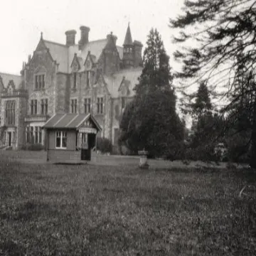 Image: 009  ELM RIDGE 1867-1929 &ndash; SHELTER & SUN DIAL