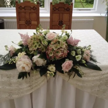 wedding flowers, table decoration, roses